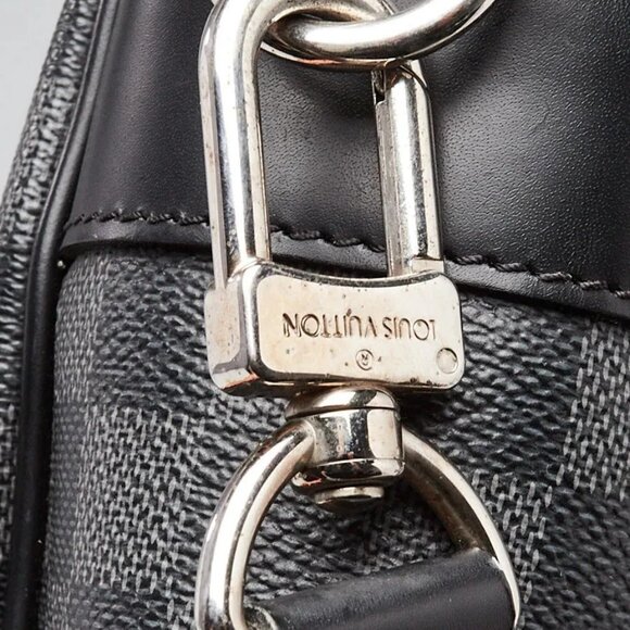 Louis Vuitton Damier Graphite Canvas Tadao Bag - Picture 5 of 12